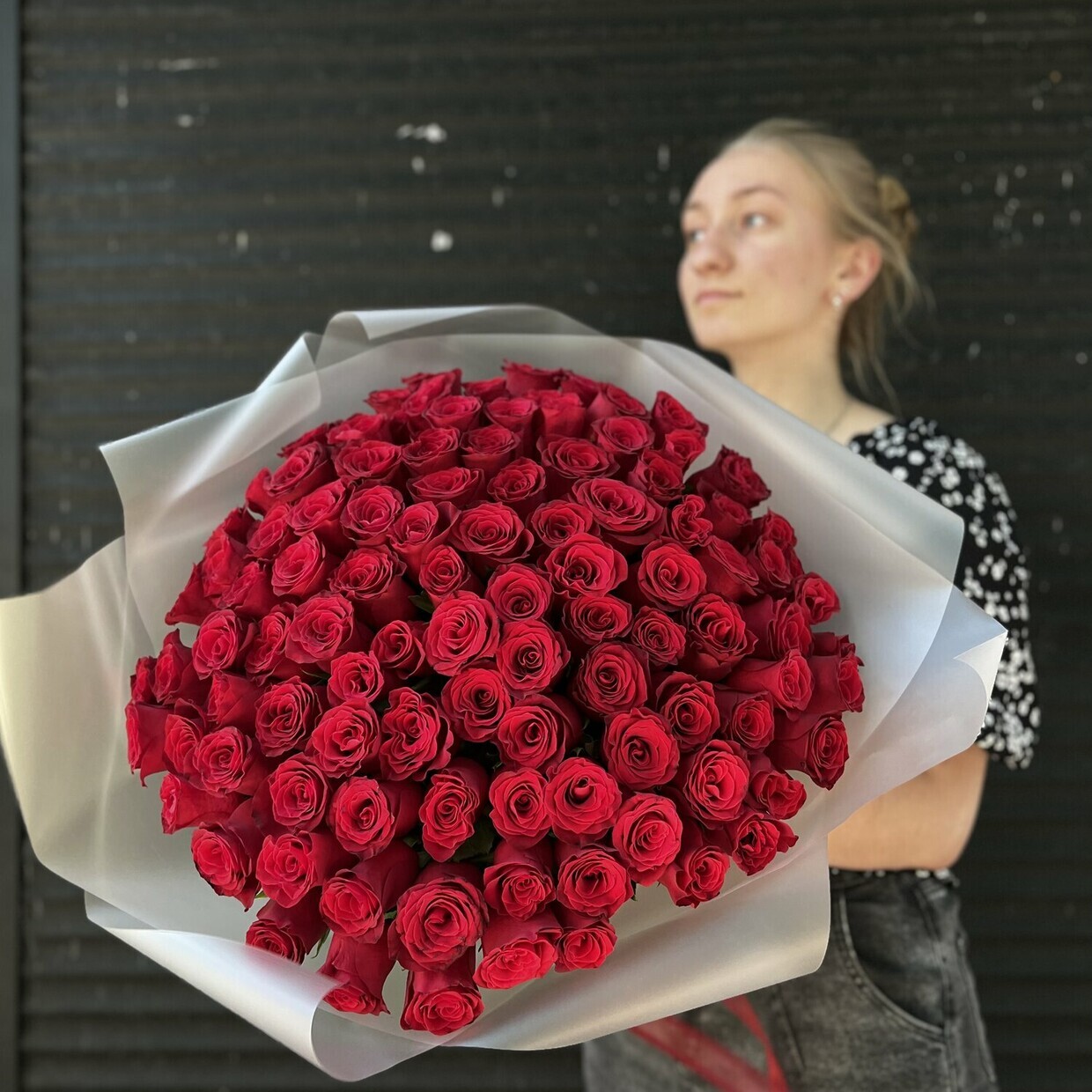 Букет из 101 красной розы