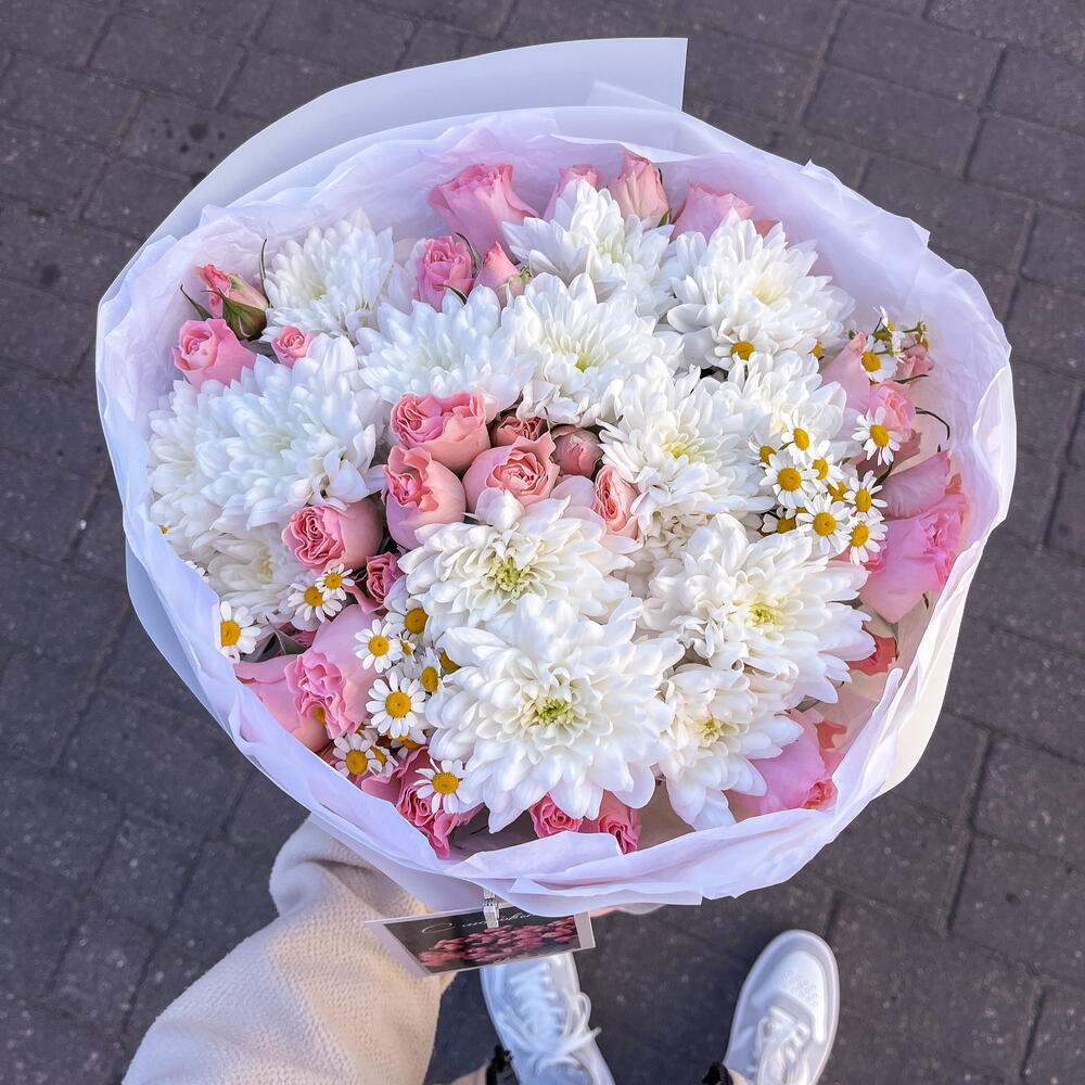 Букет из 9 кустовых розовых хризантем с лентой, Ромашка, Голландия